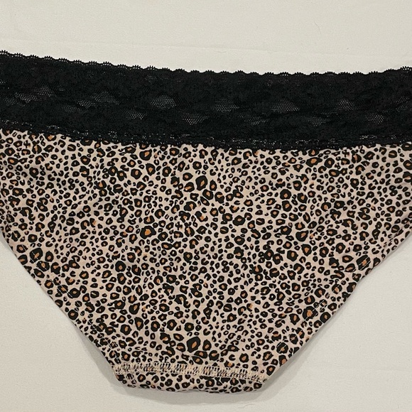 NEW WITH TAGS VICTORIA’S SECRET 2 PK SIZE S CHEETAH HIPHUGGER PANTIES - Picture 3 of 4